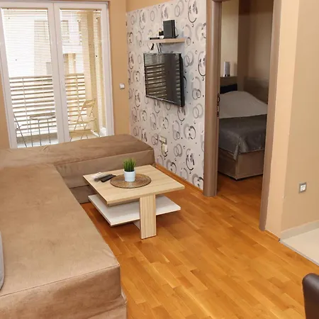 Luxury Apartments - With Balcony 12 And 12A Skopje Exterior photo