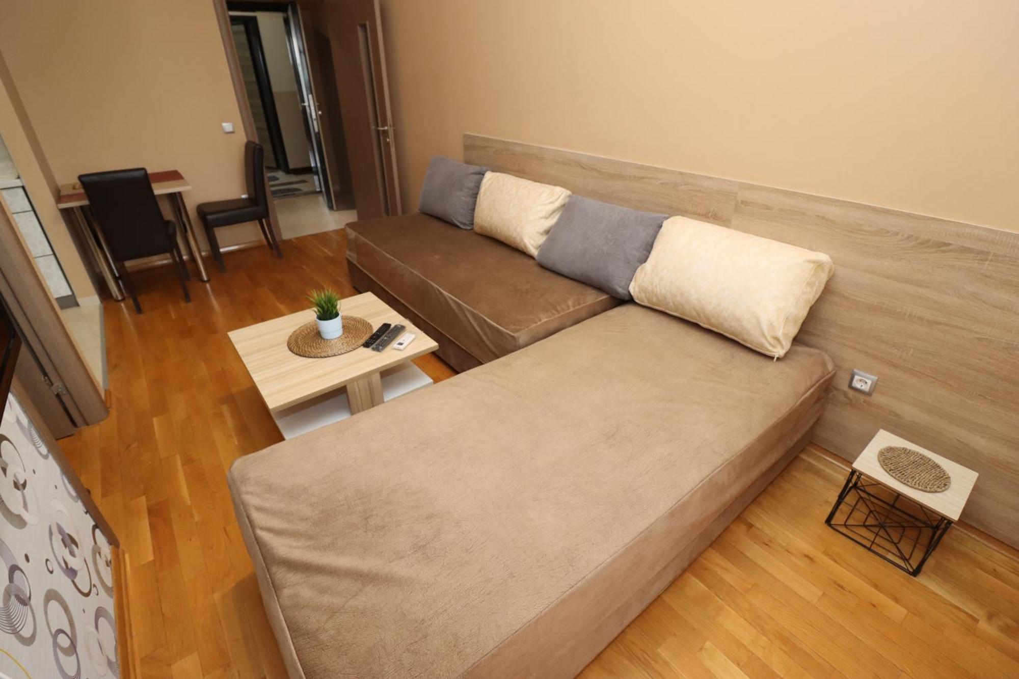 Apartment Luxury - With Balcony 12 And 12a *