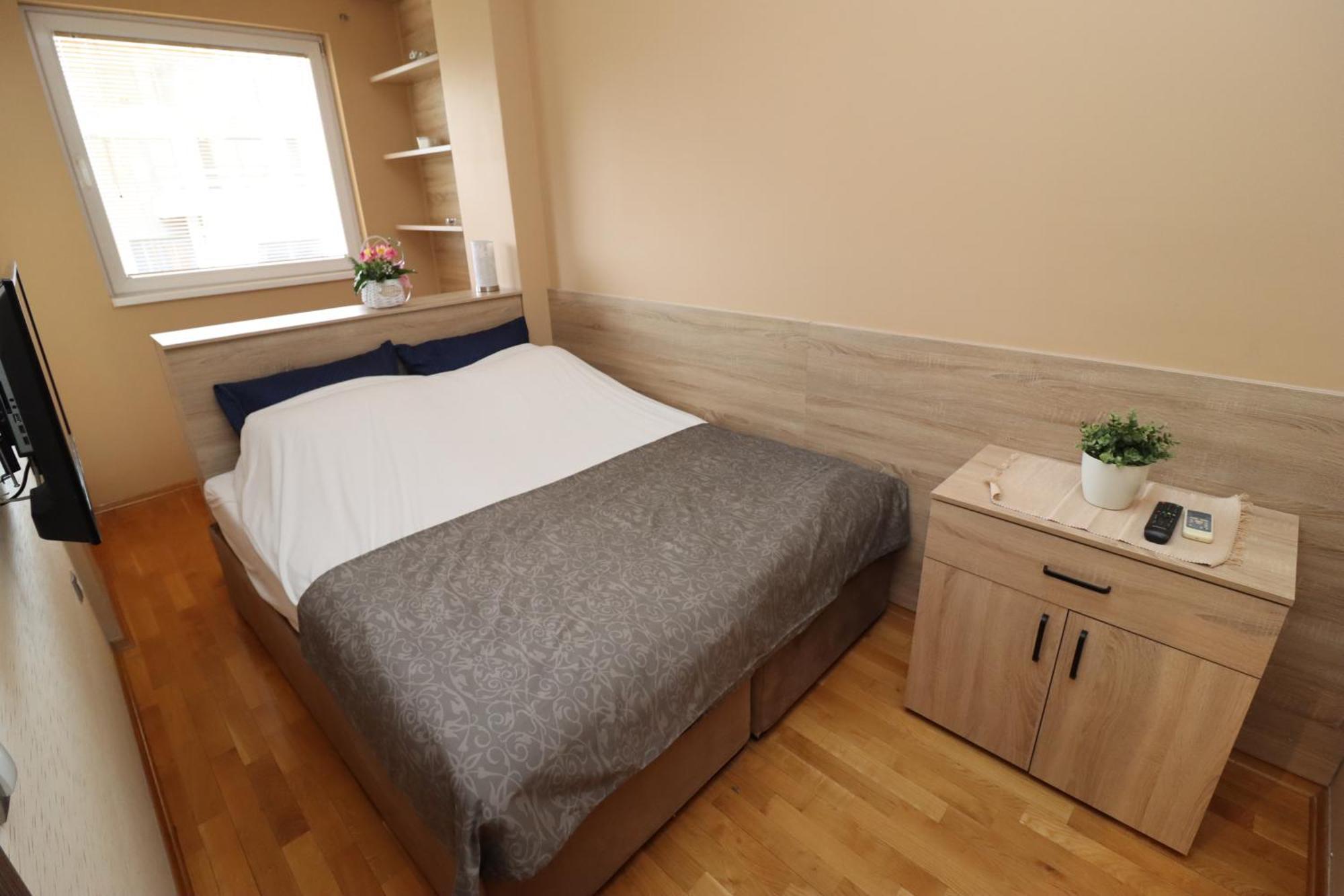 Luxury - With Balcony 12 And 12a