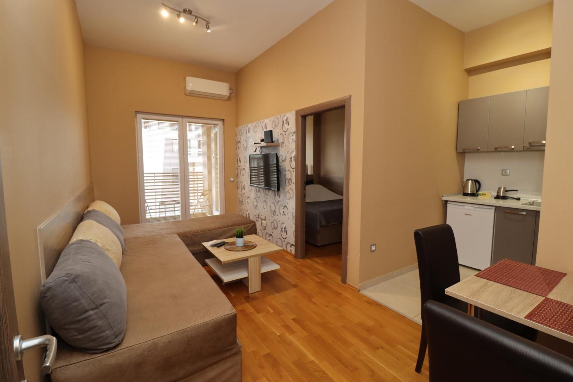 Apartment Luxury - With Balcony 12 And 12a