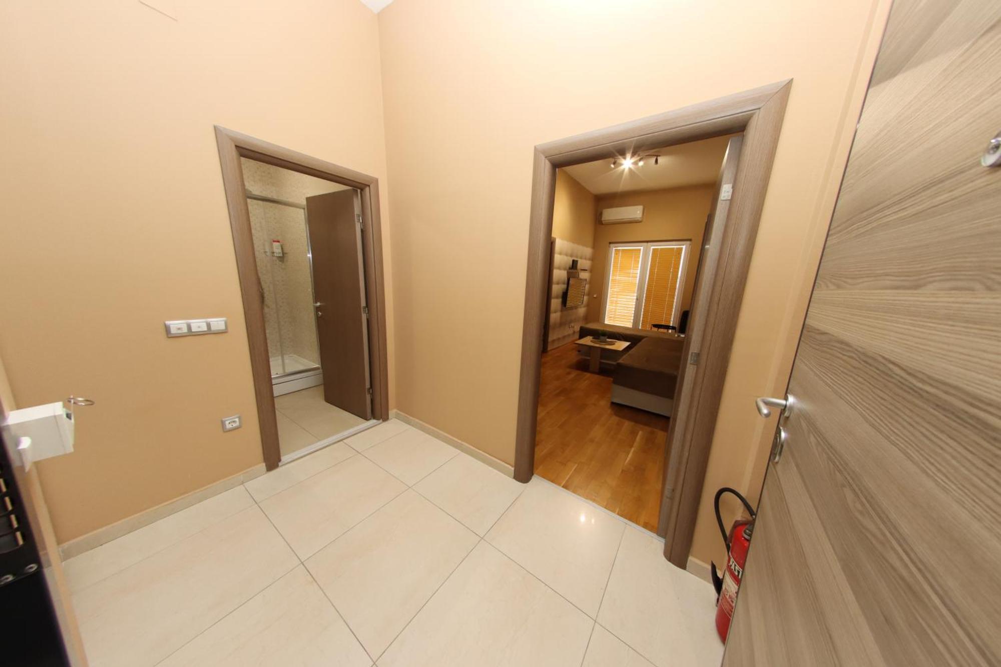 Apartment Luxury - With Balcony 12 And 12a *