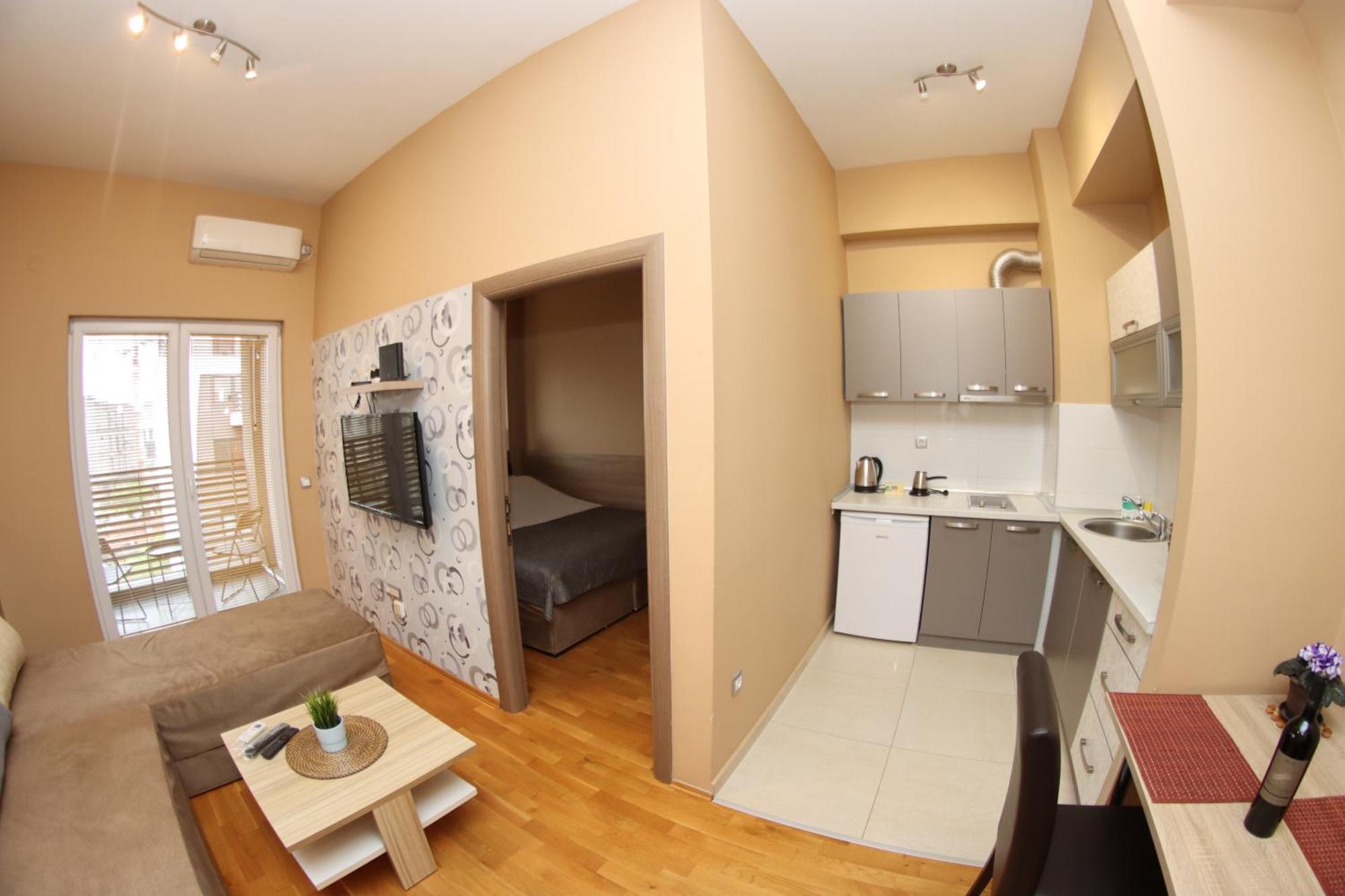 Apartment Luxury - With Balcony 12 And 12a *