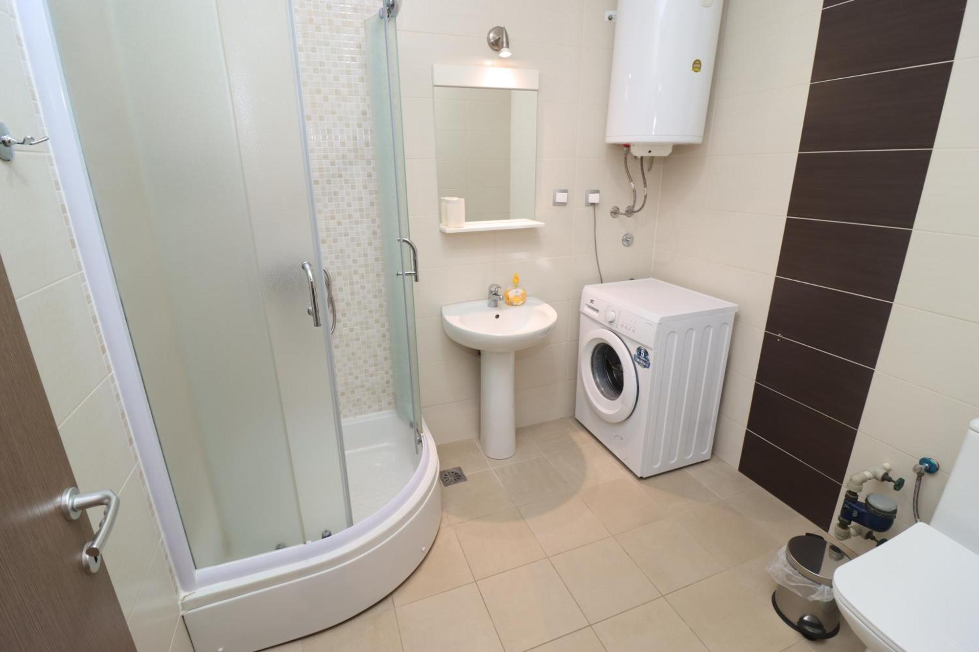 Apartment Luxury - With Balcony 12 And 12a